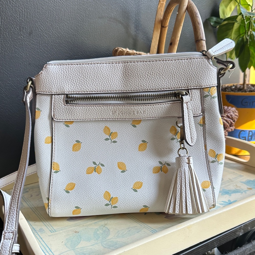 St. John's Bay White and Yellow Lemon Print Crossbody Bag